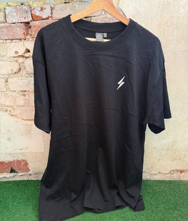 Grimfest sort tee hvidt lyn logo